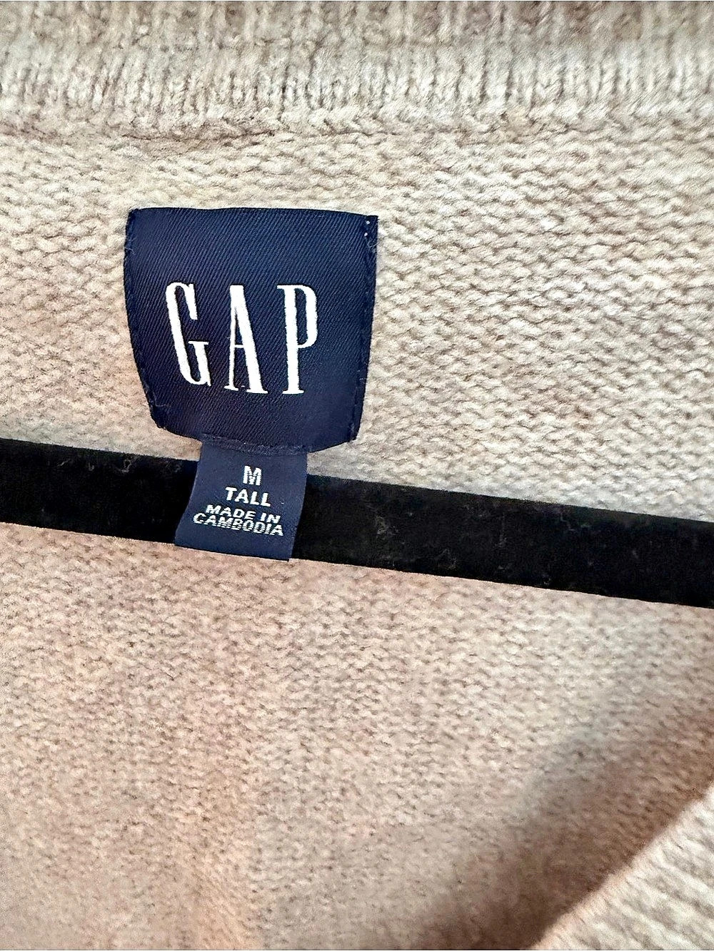 Gap V-Neck Sweater Beige Medium Tall - Picture 3 of 4